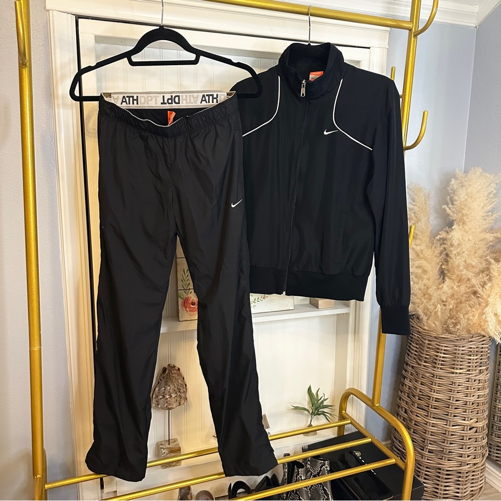 Women’s Nike Dri-Fit windbreaker tracksuit in black & white (jacket and pants)